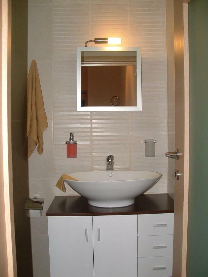 Triton Apartment Сейнт Полс Бей Екстериор снимка