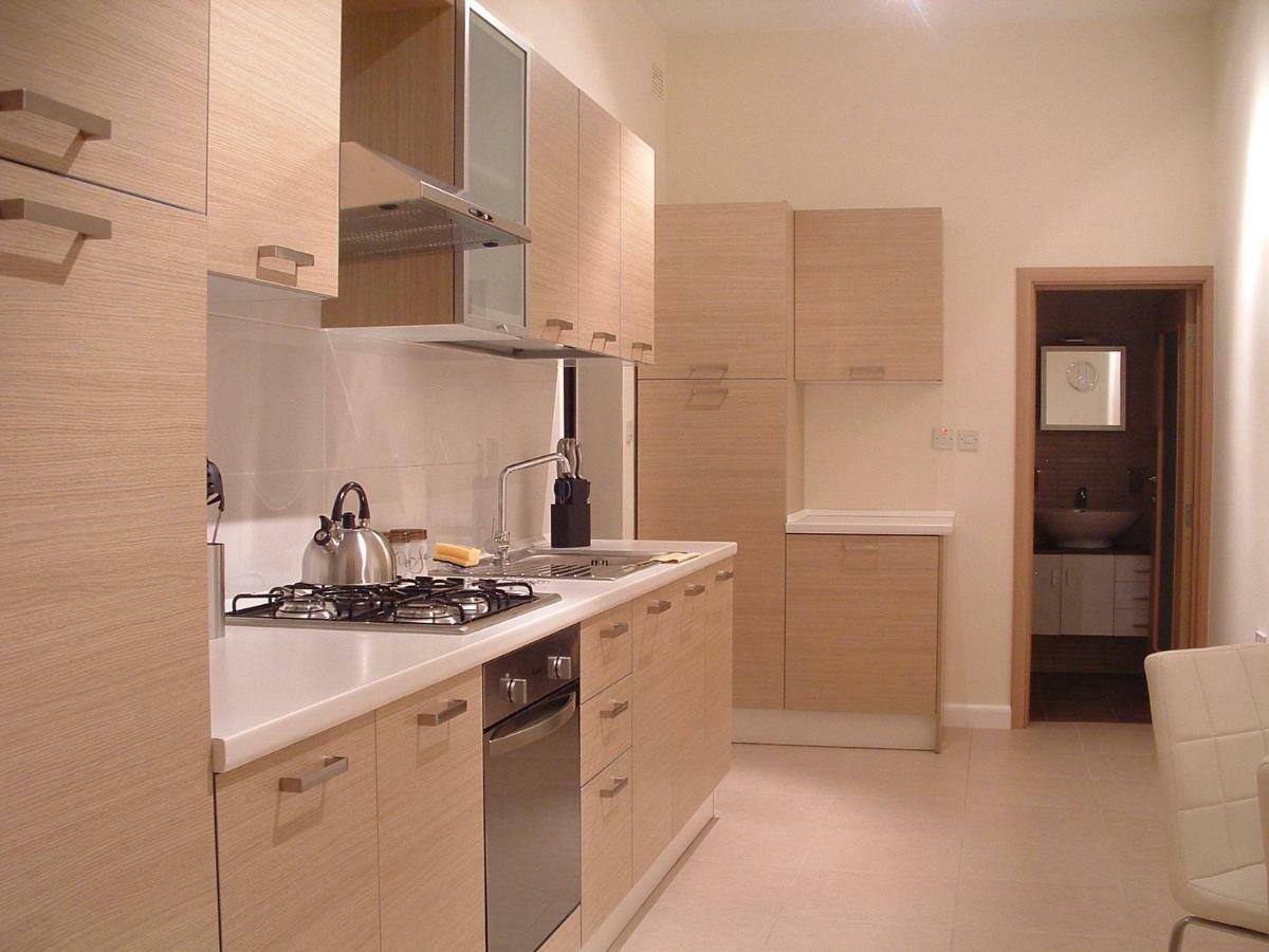 Triton Apartment Сейнт Полс Бей Екстериор снимка